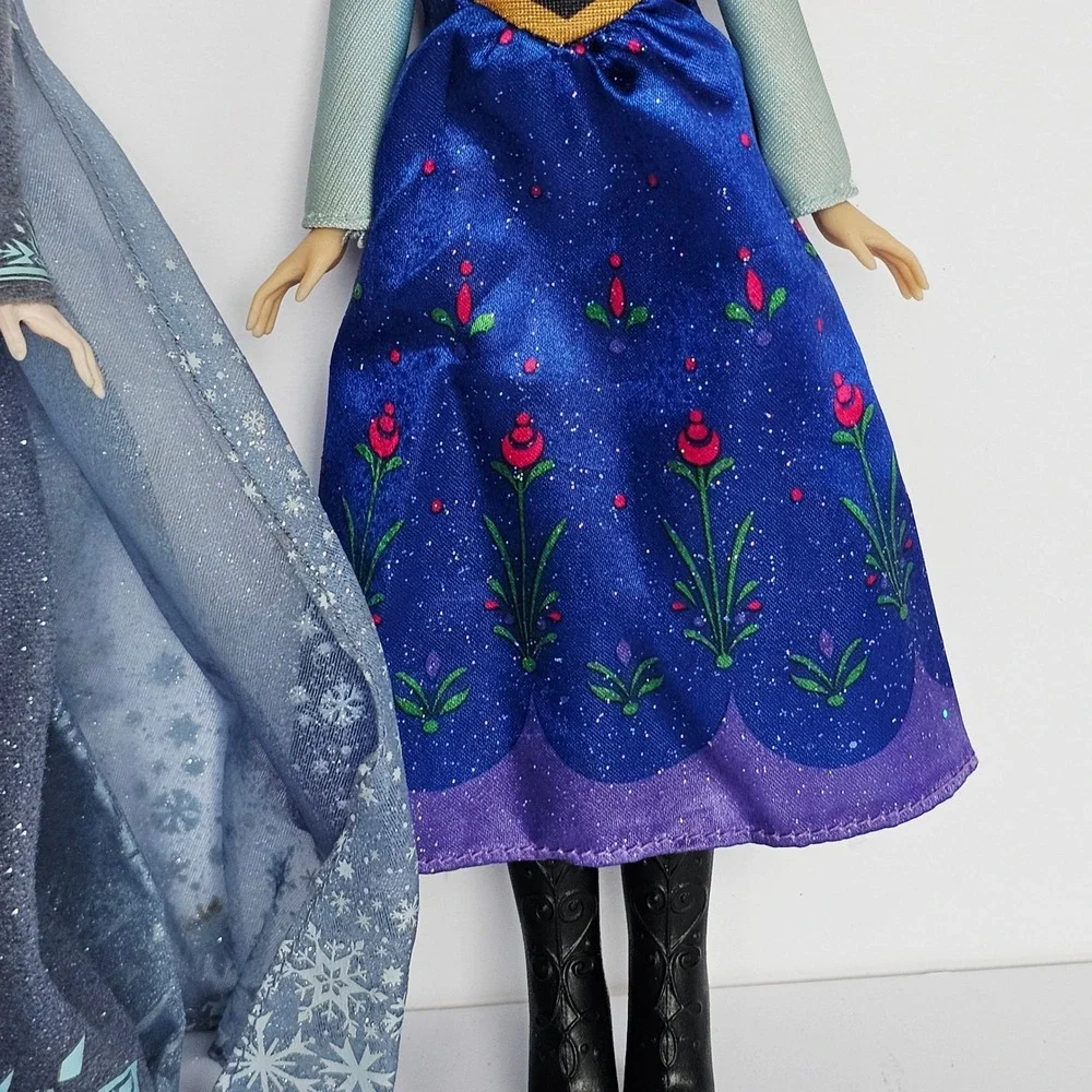 Disney Frozen Elsa and Anna Doll Set Signature Gowns Arendelle Sisters Toy